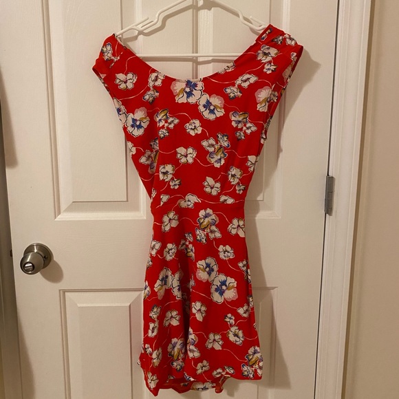 Backless Floral Dress - Picture 2 of 5